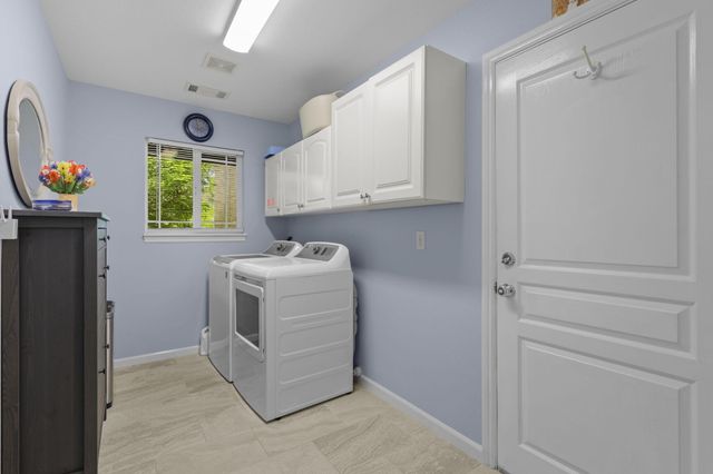 672 Reddington Drive, Redding, CA 96003