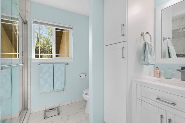 672 Reddington Drive, Redding, CA 96003