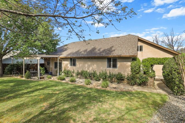 672 Reddington Drive, Redding, CA 96003