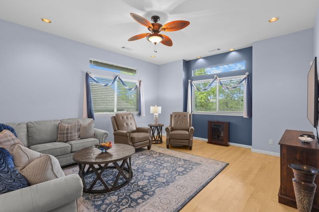 672 Reddington Drive, Redding, CA 96003