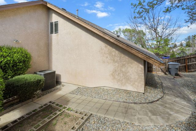 672 Reddington Drive, Redding, CA 96003