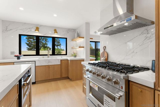 6016 Wenrich Pl, San Diego, CA 92120