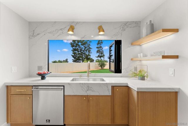 6016 Wenrich Pl, San Diego, CA 92120