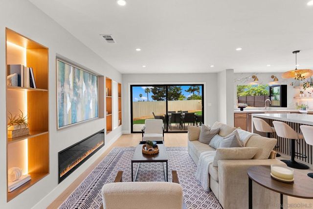 6016 Wenrich Pl, San Diego, CA 92120