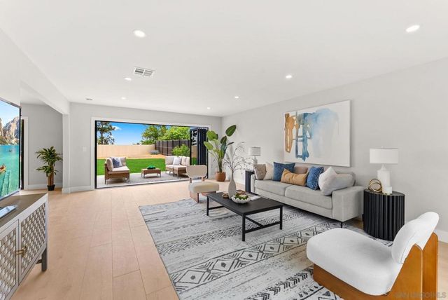 6016 Wenrich Pl, San Diego, CA 92120