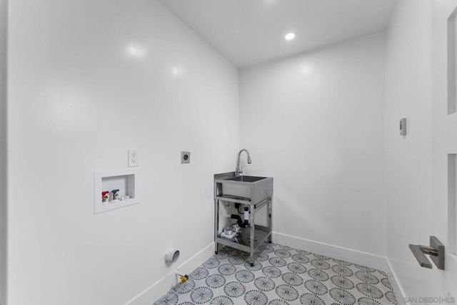 6016 Wenrich Pl, San Diego, CA 92120