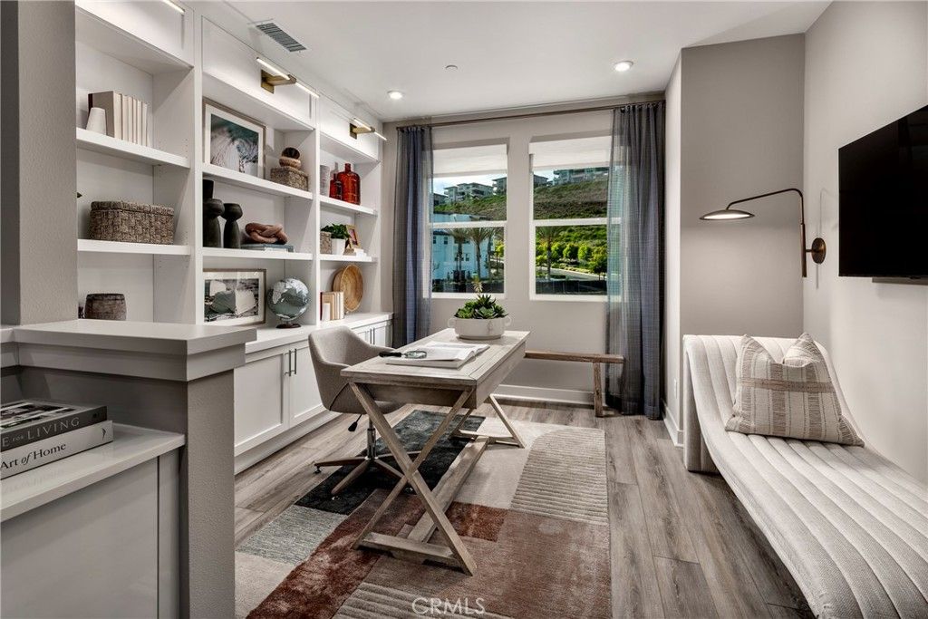 Image 5 of property listing at 2749 Everly Drive, San Diego, CA 92108