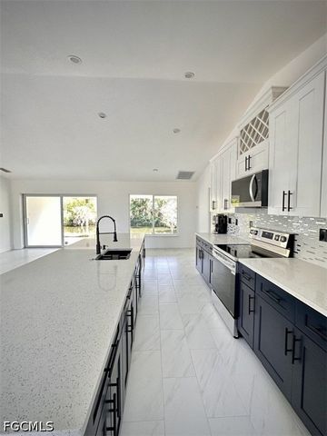 2321 NE 39th ST, Cape Coral, FL 33909