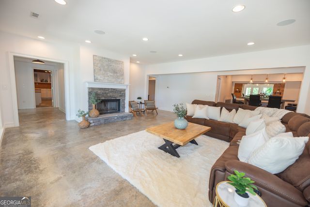 1033 Patina Point, Peachtree City, GA 30269