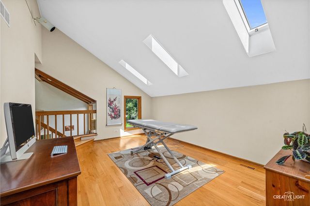 933 Stanton Drive, Naperville, IL 60540
