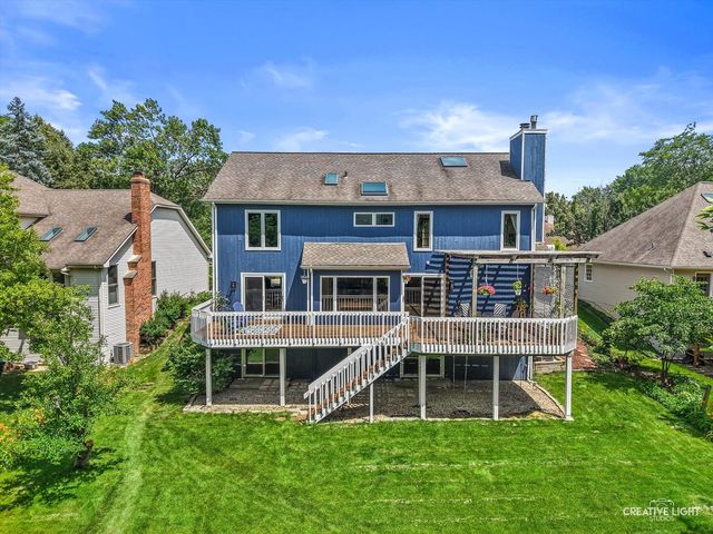 933 Stanton Drive, Naperville, IL 60540