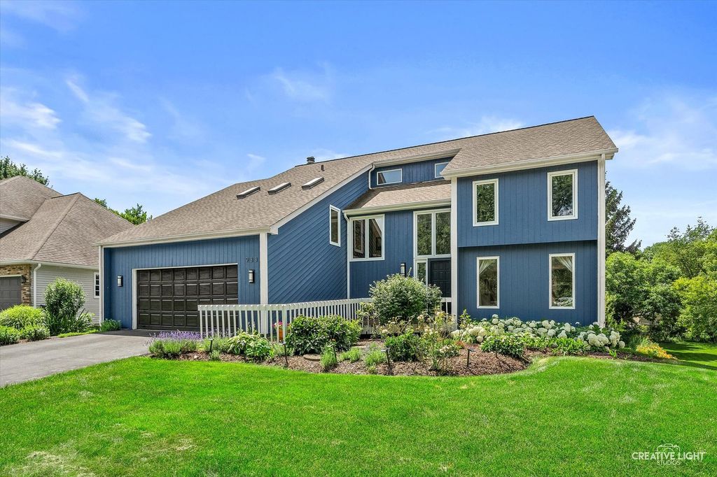 933 Stanton Drive, Naperville, IL 60540