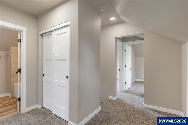 494 17th St SE, Salem, OR 97301