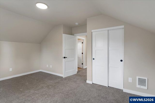 494 17th St SE, Salem, OR 97301