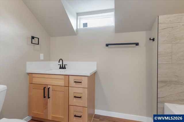 494 17th St SE, Salem, OR 97301