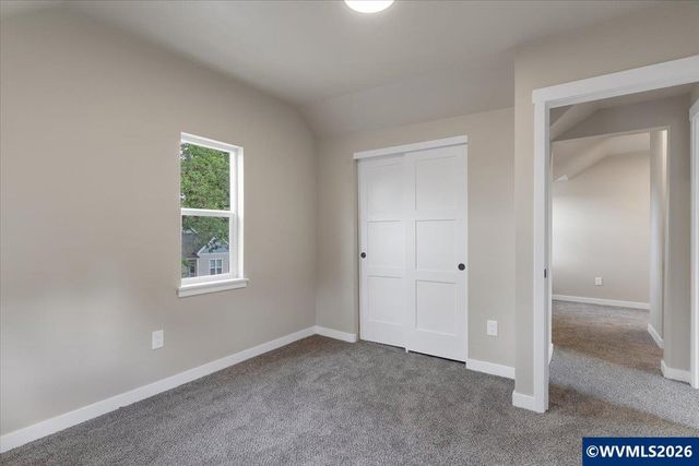 494 17th St SE, Salem, OR 97301