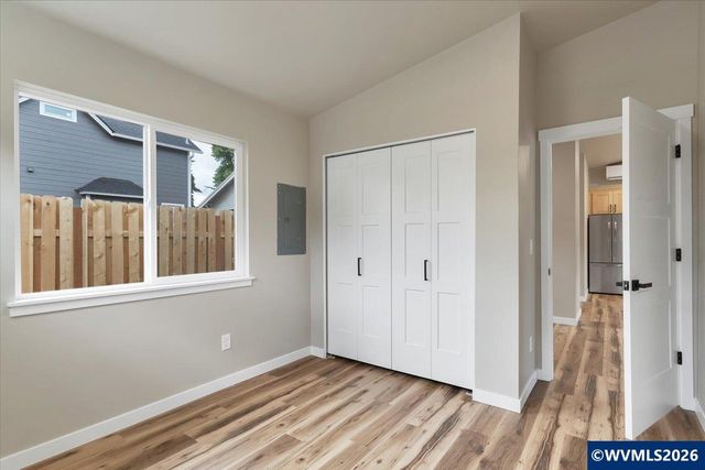 494 17th St SE, Salem, OR 97301