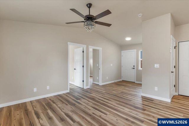 494 17th St SE, Salem, OR 97301