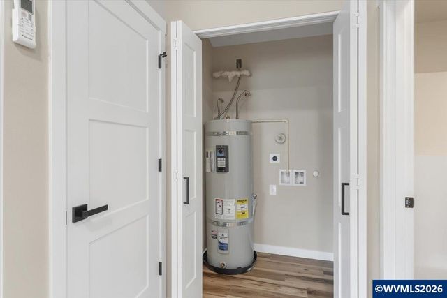 494 17th St SE, Salem, OR 97301