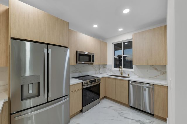 100 Paradise Harbour Boulevard 502, North Palm Beach, FL 33408