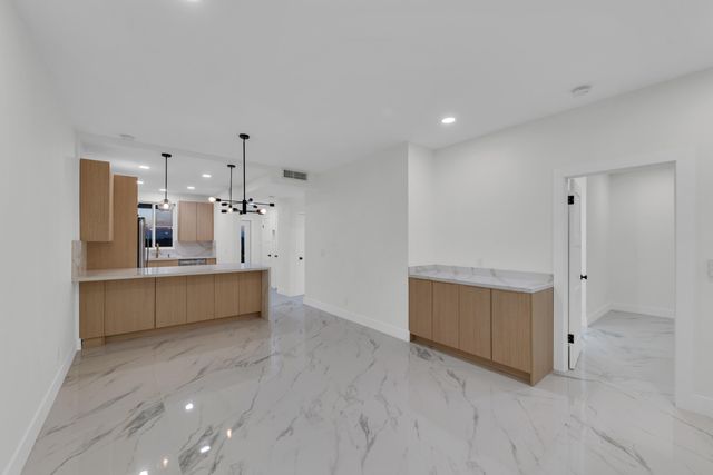 100 Paradise Harbour Boulevard 502, North Palm Beach, FL 33408