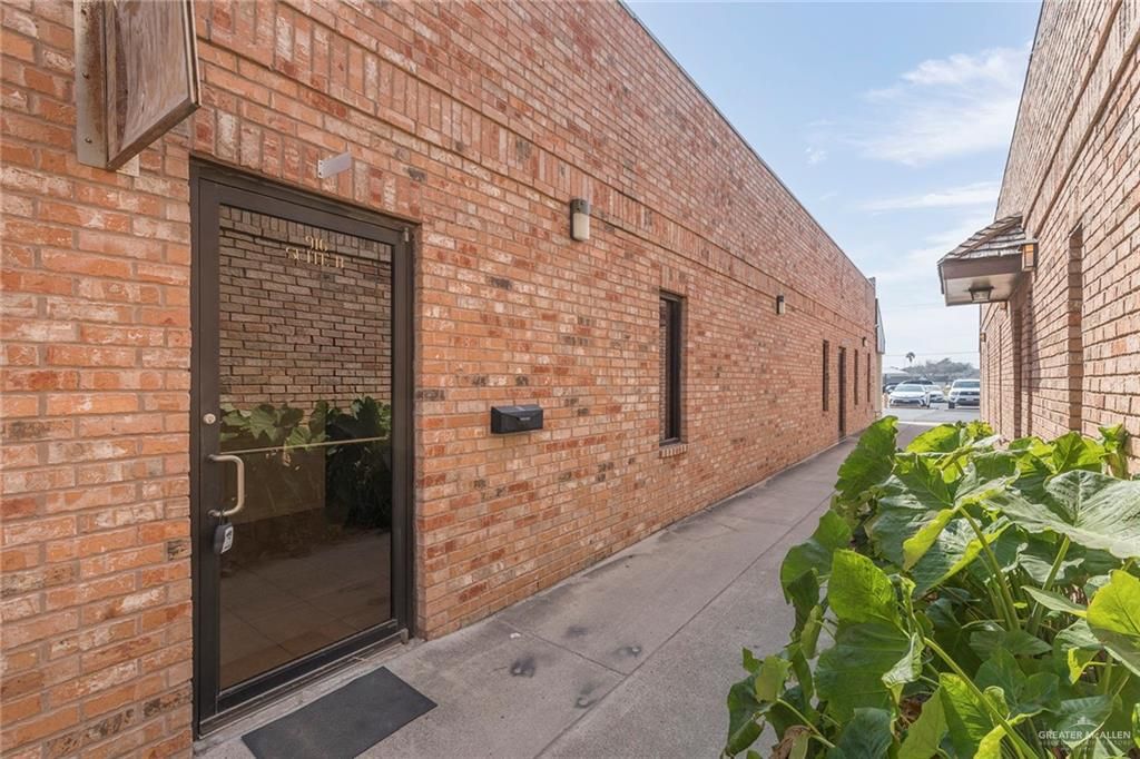 916 W Nolana Loop B, Pharr, TX 78577