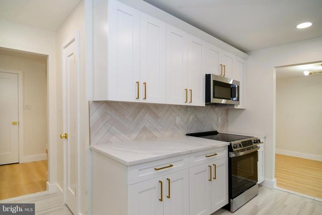 501-A MULBERRY CV, Mount Laurel, NJ 08054