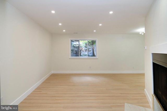 501-A MULBERRY CV, Mount Laurel, NJ 08054