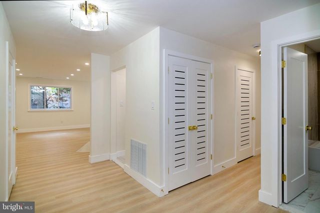 501-A MULBERRY CV, Mount Laurel, NJ 08054