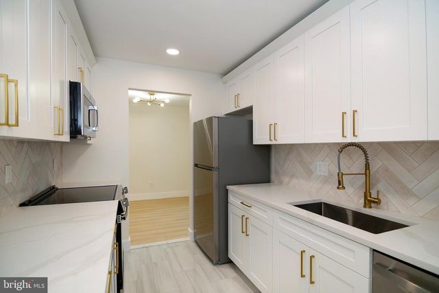 501-A MULBERRY CV, Mount Laurel, NJ 08054