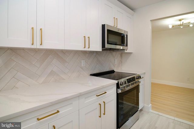 501-A MULBERRY CV, Mount Laurel, NJ 08054