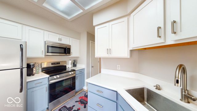 919 Broadway Street APT F, Indianapolis, IN 46202