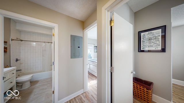 919 Broadway Street APT F, Indianapolis, IN 46202