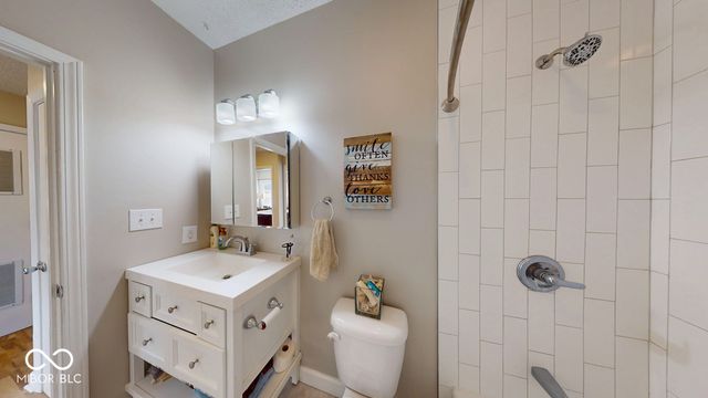 919 Broadway Street APT F, Indianapolis, IN 46202