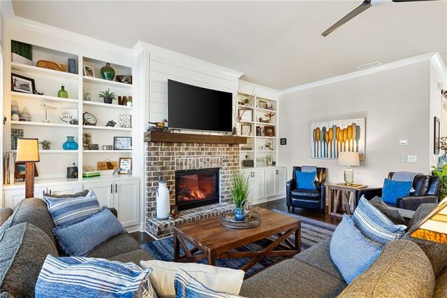 1129 Oakdale Drive SE, Smyrna, GA 30080