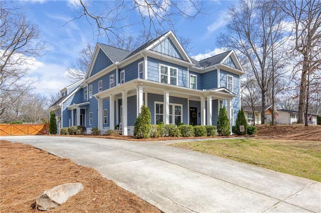 1129 Oakdale Drive SE, Smyrna, GA 30080