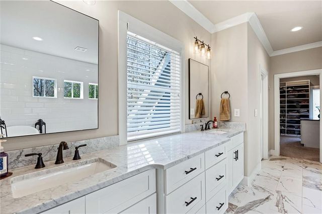 1129 Oakdale Drive SE, Smyrna, GA 30080