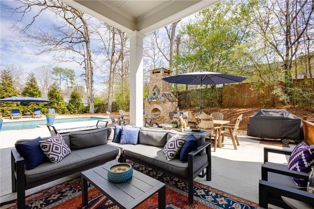 1129 Oakdale Drive SE, Smyrna, GA 30080