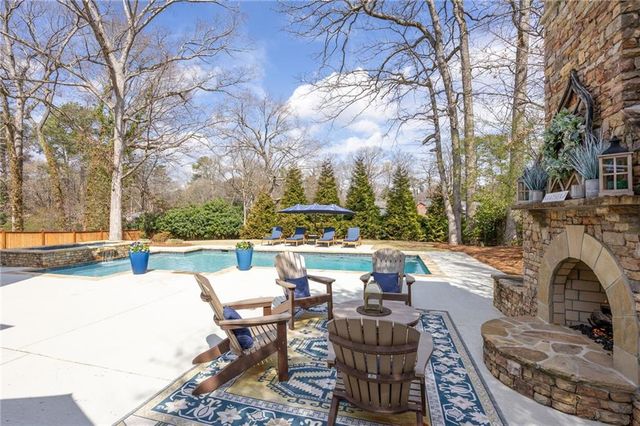 1129 Oakdale Drive SE, Smyrna, GA 30080