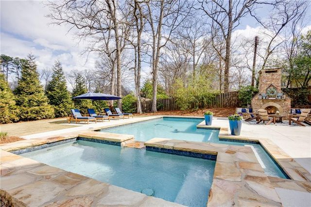 1129 Oakdale Drive SE, Smyrna, GA 30080