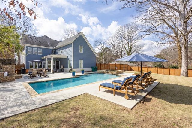 1129 Oakdale Drive SE, Smyrna, GA 30080