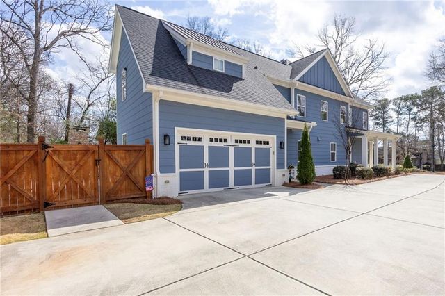 1129 Oakdale Drive SE, Smyrna, GA 30080