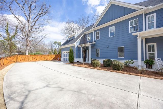 1129 Oakdale Drive SE, Smyrna, GA 30080