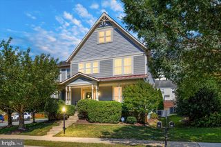 1101 PICKETT ST, Fredericksburg, VA 22401