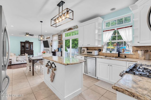 5 James Drive, Waretown, NJ 08758