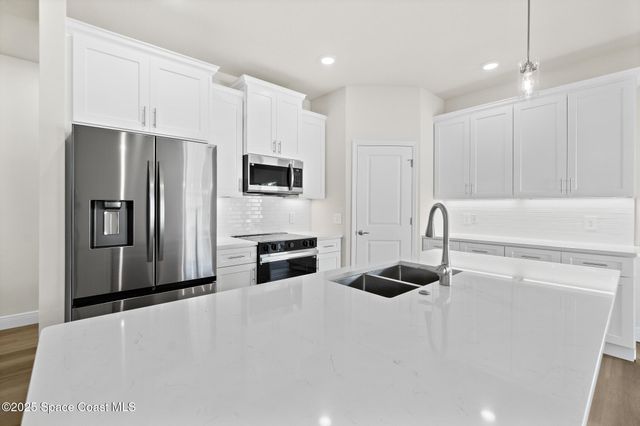 2182 Oklahoma Avenue SW, Palm Bay, FL 32908