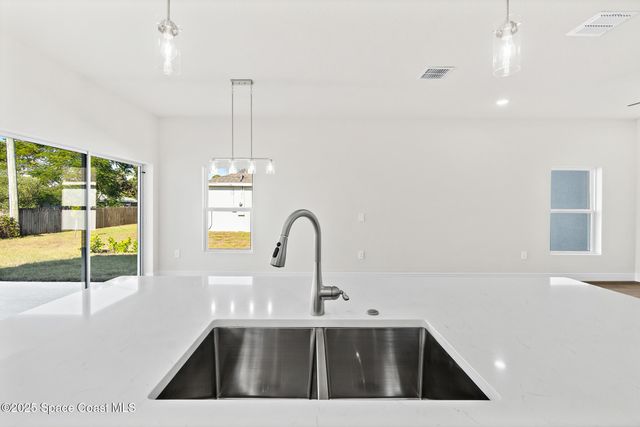 2182 Oklahoma Avenue SW, Palm Bay, FL 32908