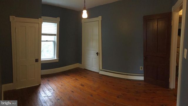 433 EASTON RD, Riegelsville, PA 18077