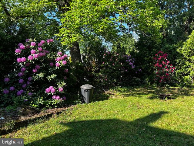 433 EASTON RD, Riegelsville, PA 18077