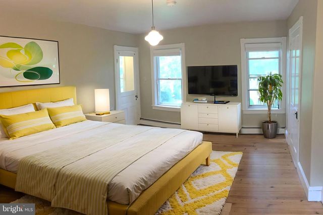 433 EASTON RD, Riegelsville, PA 18077